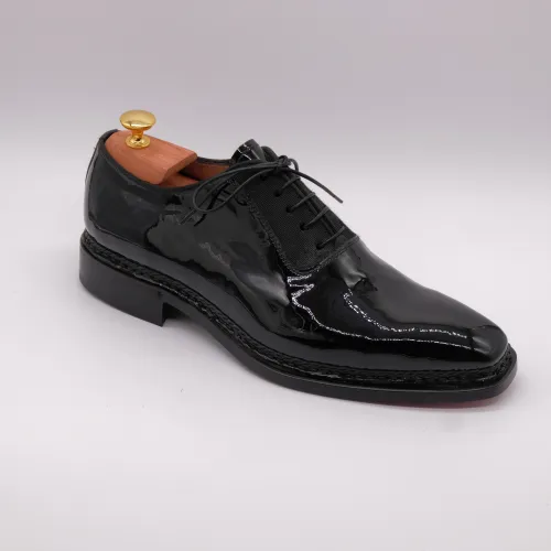 Articolo 2524 - Patent leather